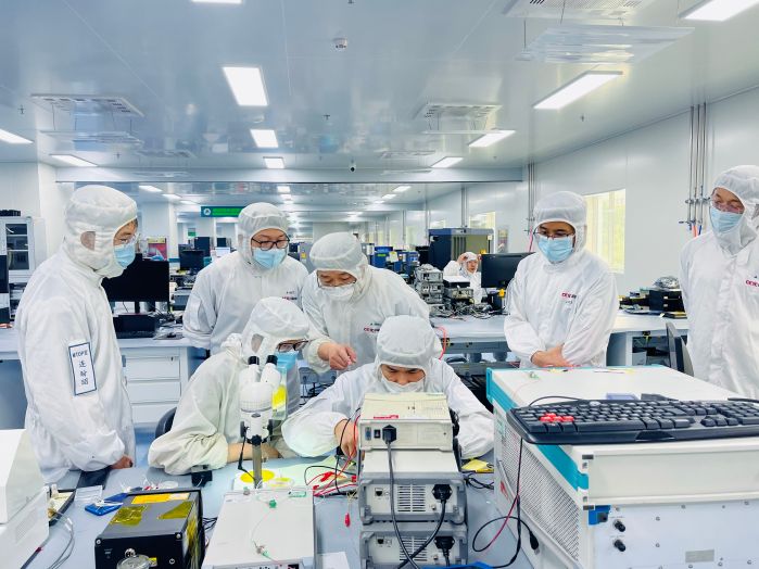 先进集成研究所攻关